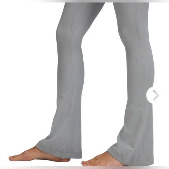 NWT Lululemon ribbed flared leggings Size 0 - Picture 2 of 5
